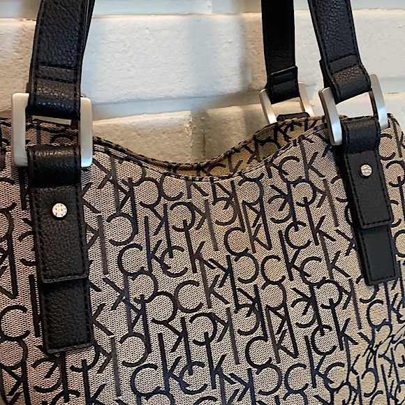 Calvin Klein 3 Compartment Purse - Picture 6 of 11